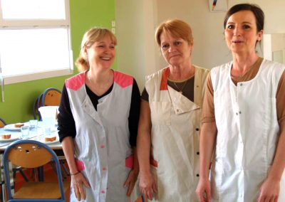 Paquita Salinas, employée de service | Maïté Mespoules, employée de service | Nathalie Rouchy, cantinière