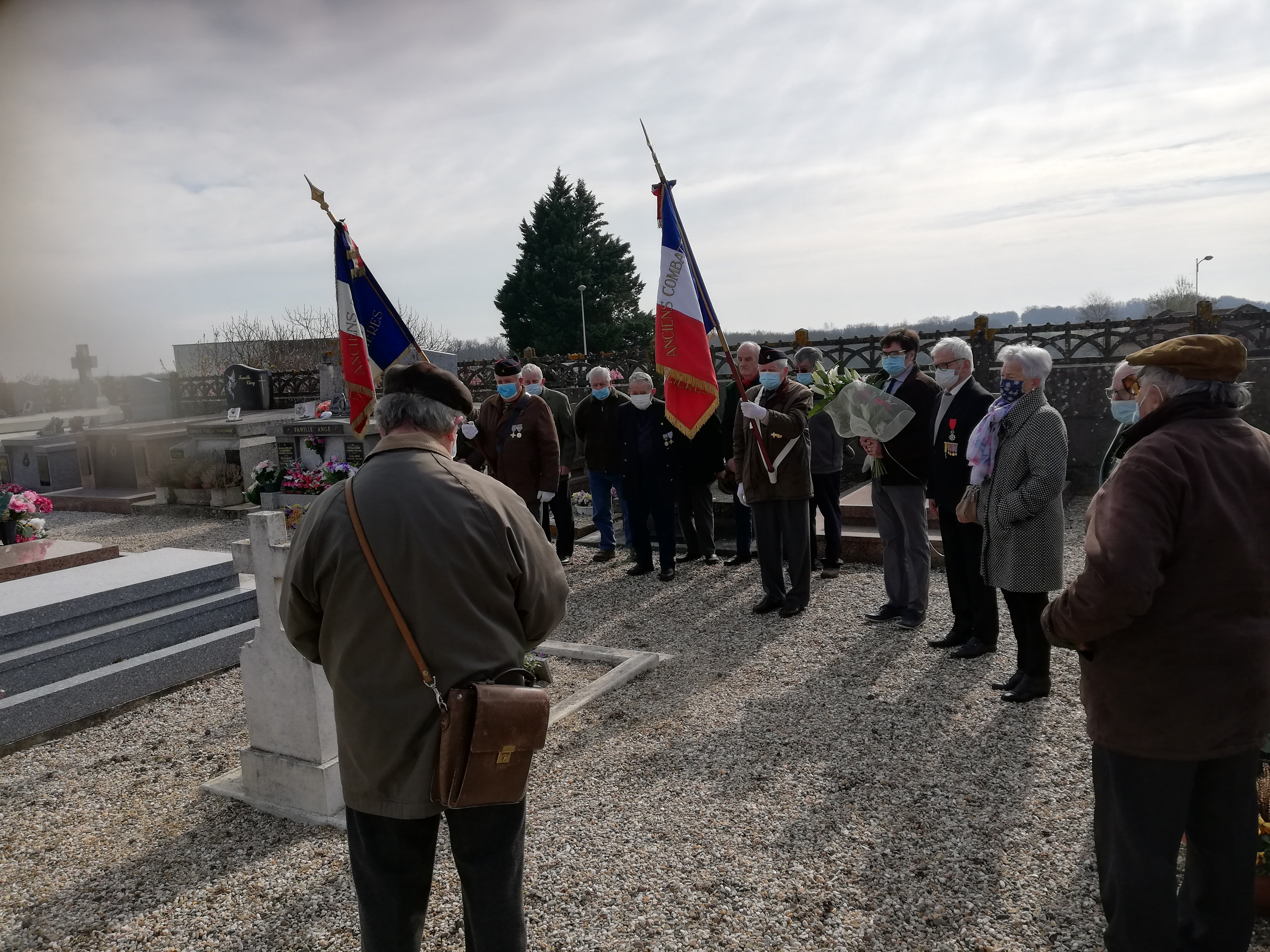 Cérémonie sur la tombe du soldat Bernard Senon