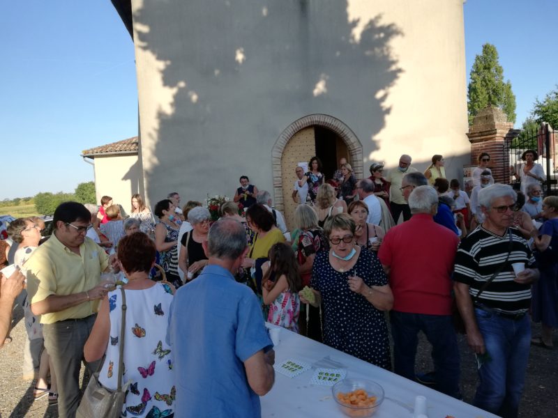 Après le concert, une dégustation de fruits et de jus de fruits produits sur la commune était offerte par la municipalité.