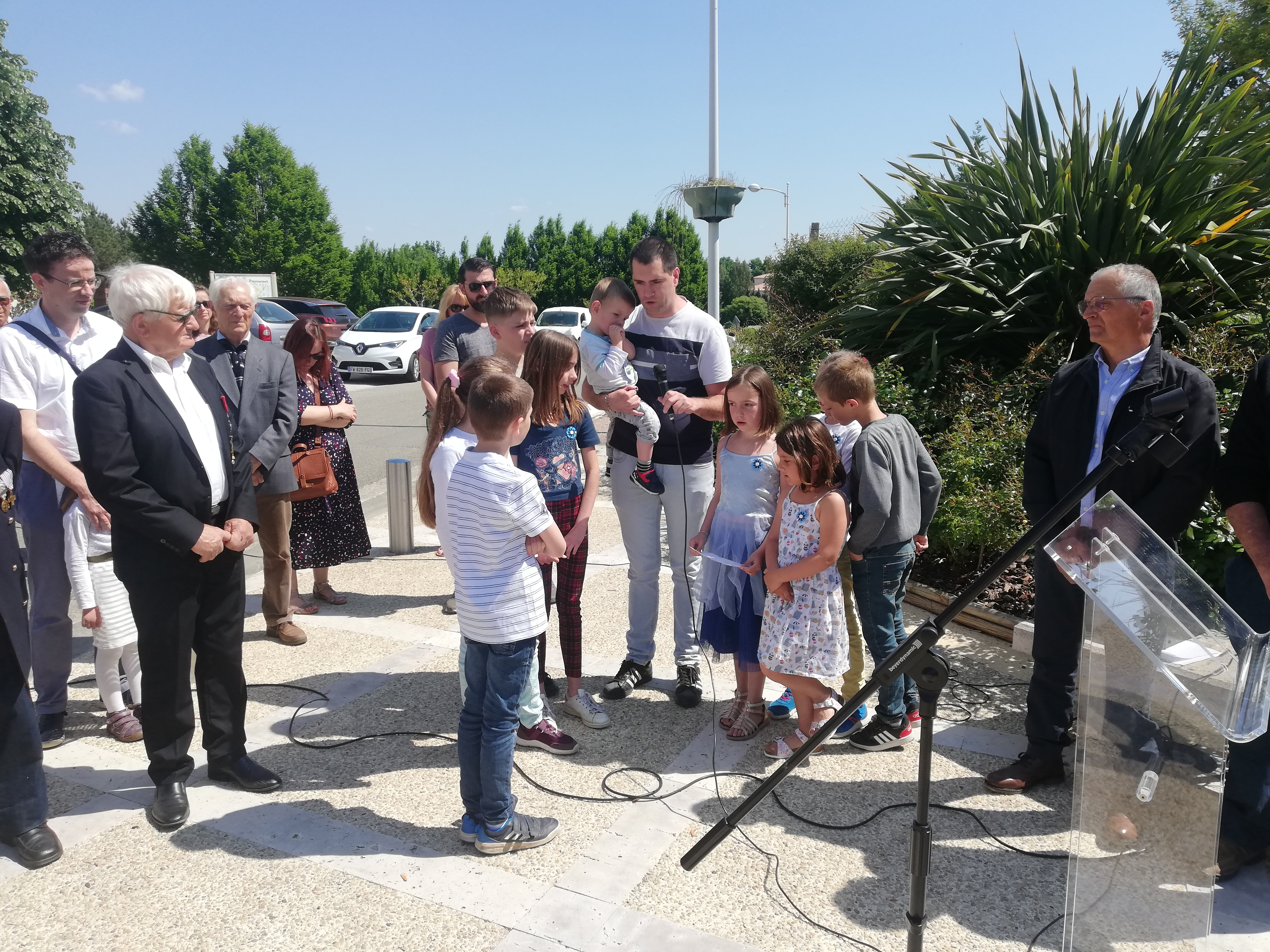 8/05/2022 Les enfants chantent "La Marseillaise"