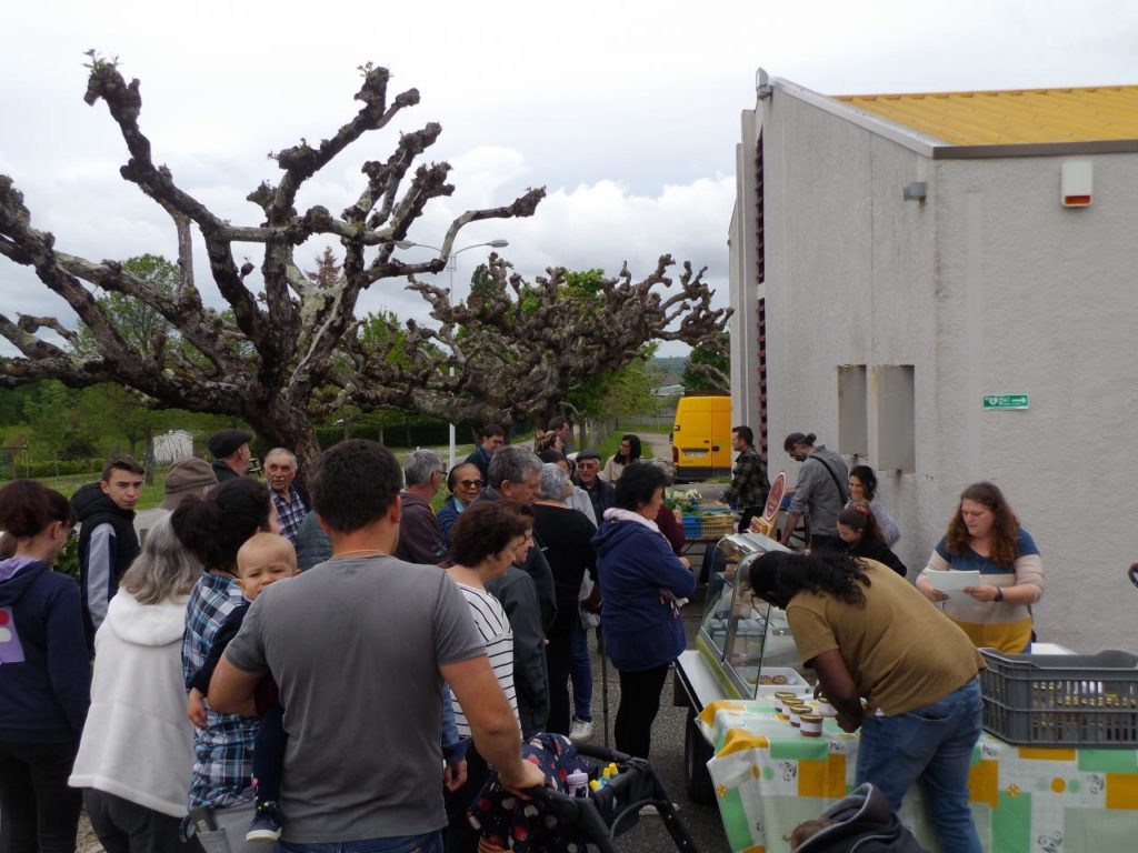 Ouverture du petit marché de Puycornet de 17h30 à 19h tous les mercredis. (avril 2023). On y trouve des légumes et fruits de saison, du miel, des sucreries et de la chocolaterie, des fromages et yaourts au lait de brebis, de la charcuterie artisanale, des conserves artisanales ainsi que des œufs.